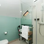 Hotel H24 *
