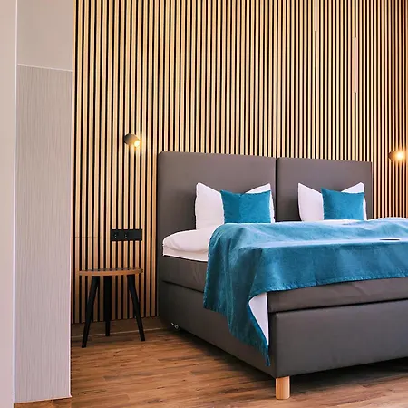H24 Hotel *